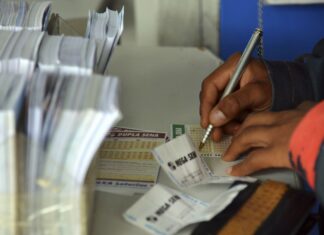 Mega-Sena sorteia prêmio acumulado de R$ 165 milhões neste domingo