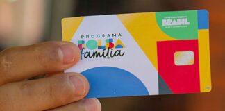 Na reta final da campanha, Lula reajusta o bolsa família para R$ 691,00