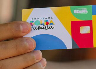 Na reta final da campanha, Lula reajusta o bolsa família para R$ 691,00