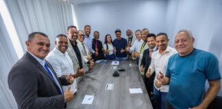 Elinaldo reúne time político e prepara início da campanha em Camaçari