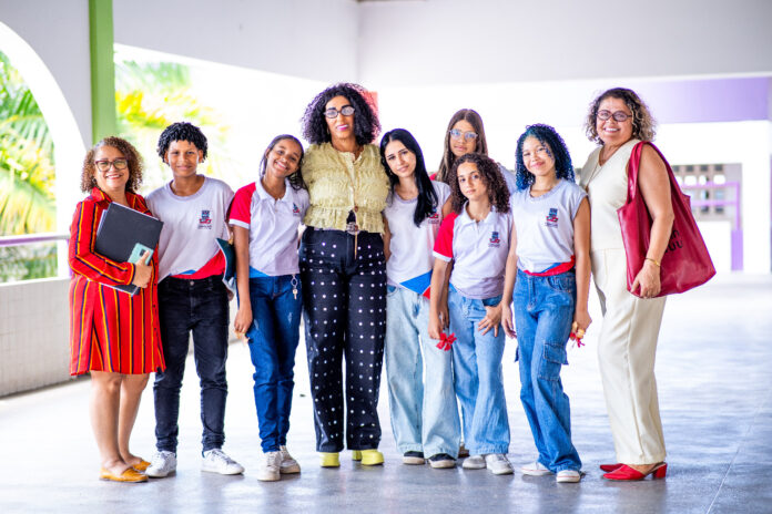 Seduc_Cobertura Dia_do_Professor_Projeto_Bullying Cyberbullying_Maria Célia Silva (vermelho)_Foto_Juliano Sarraf_13.10.2026