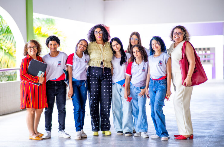 Dia dos Professores: projeto educacional transforma combate a bullying e cyberbullying em atitude prática na escola
