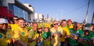 Elinaldo reúne lideranças de Camaçari em ato de apoio a Flávio Bolsonaro em Salvador